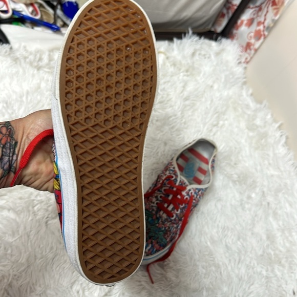 VANS Where's Waldo Shoes Ltd Edition Classic Low Lace Up Men's 10.0 Women’s 11.0 - Picture 5 of 7